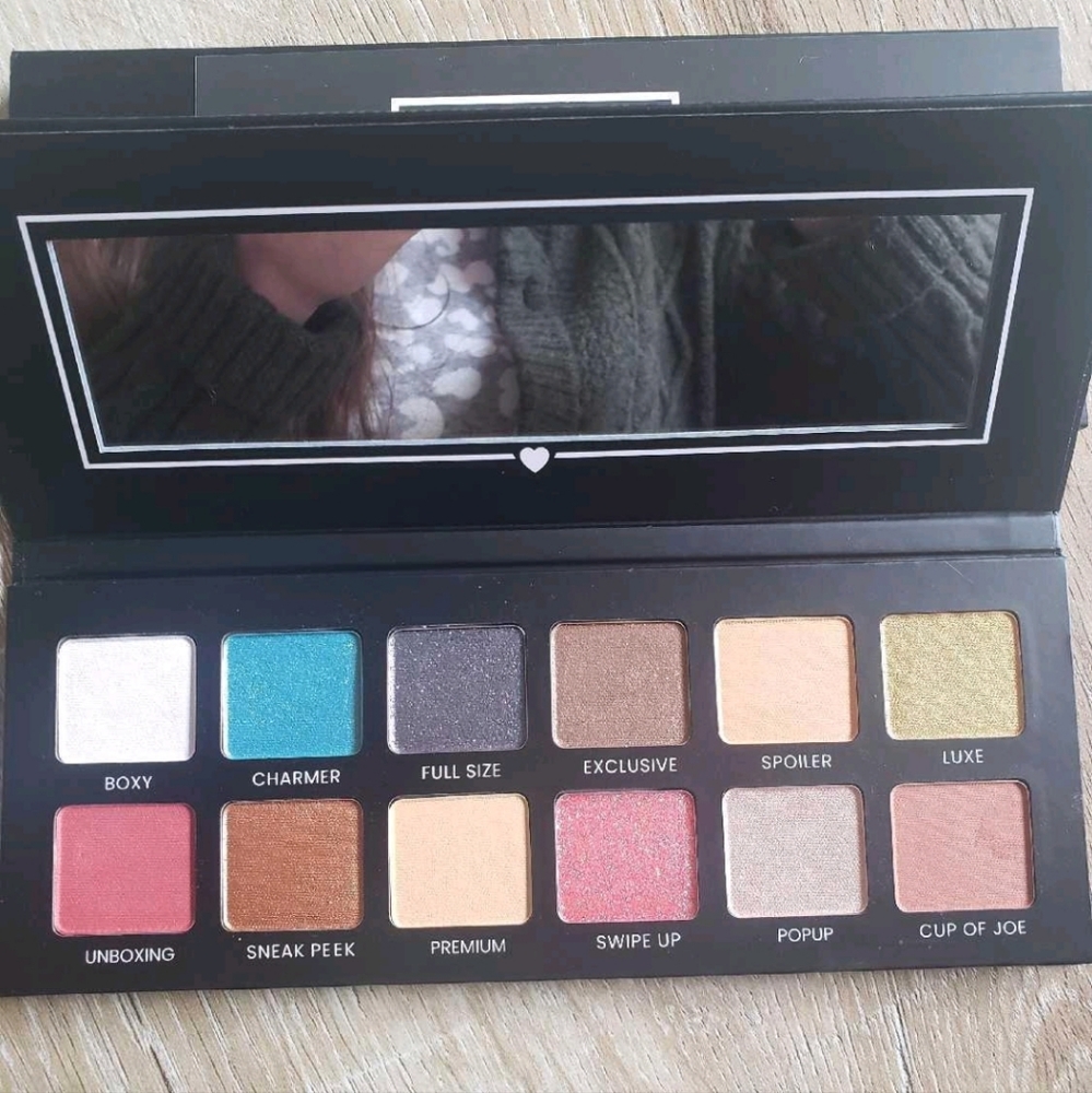 Boxycharm Hello Charmer Eyeshadow Palette